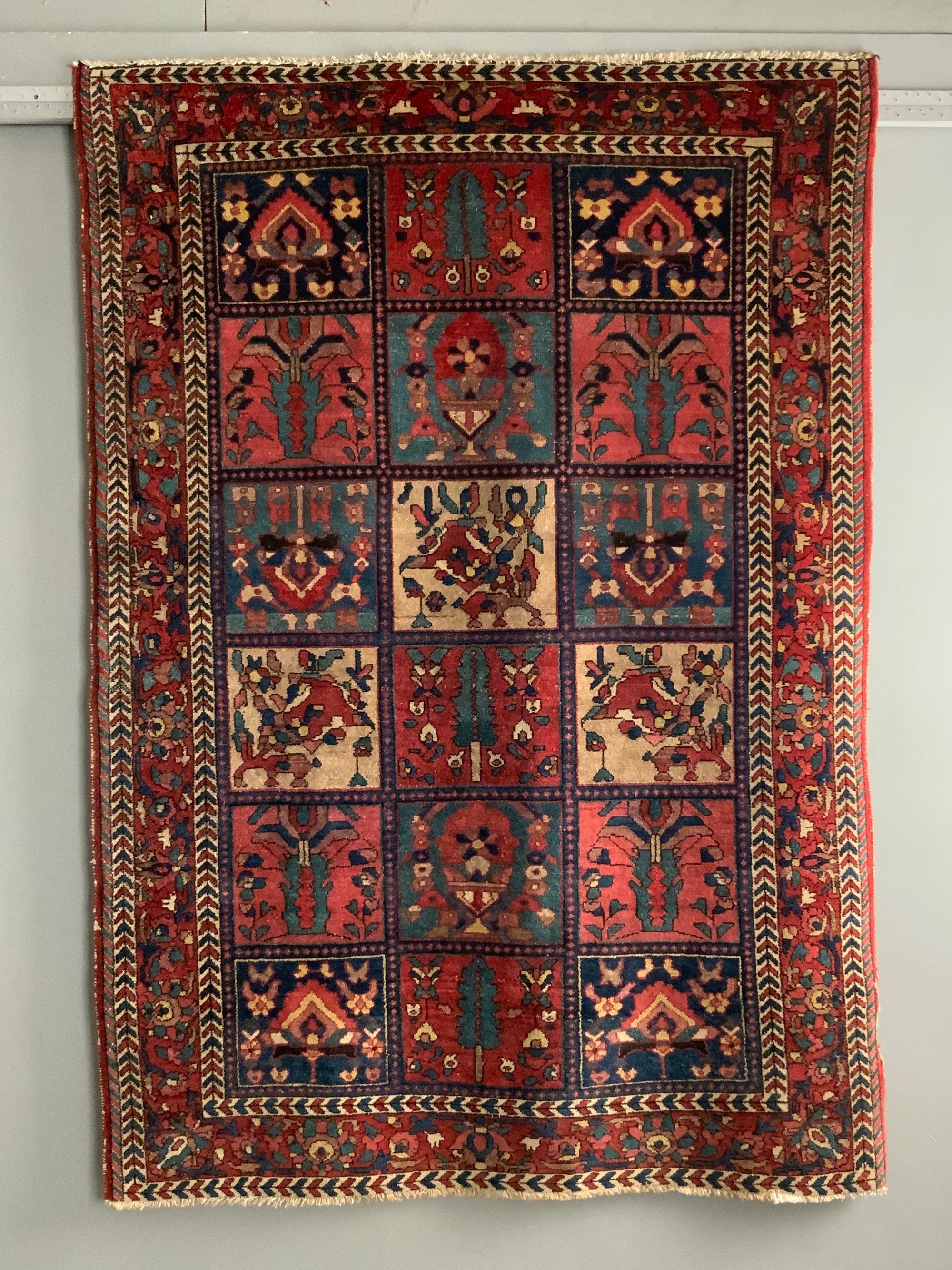 Bactiar rug with compartmental design (196 x 139cm)