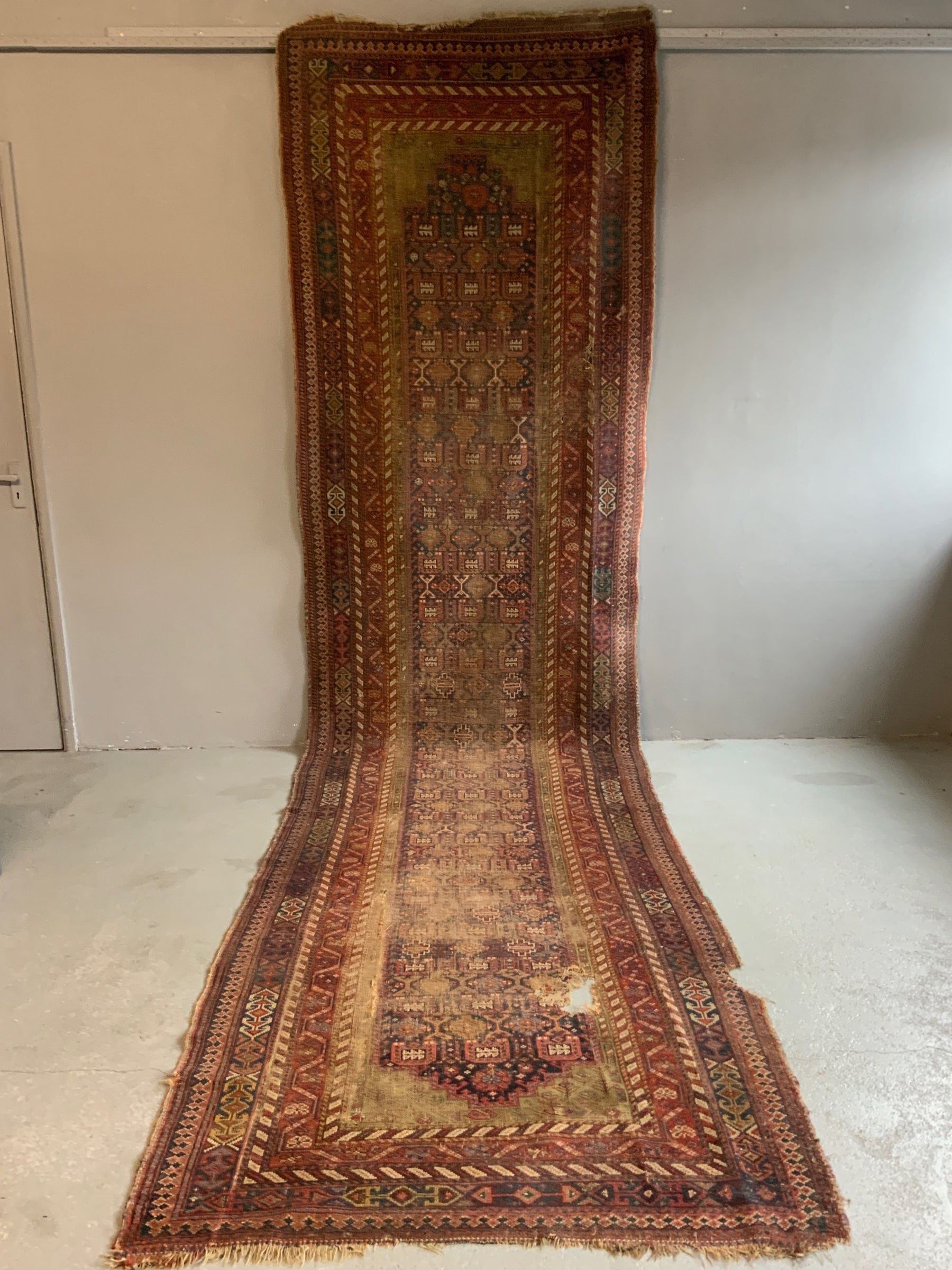 Antique Hamadan gallery carpet / runner (466 x 120cm)