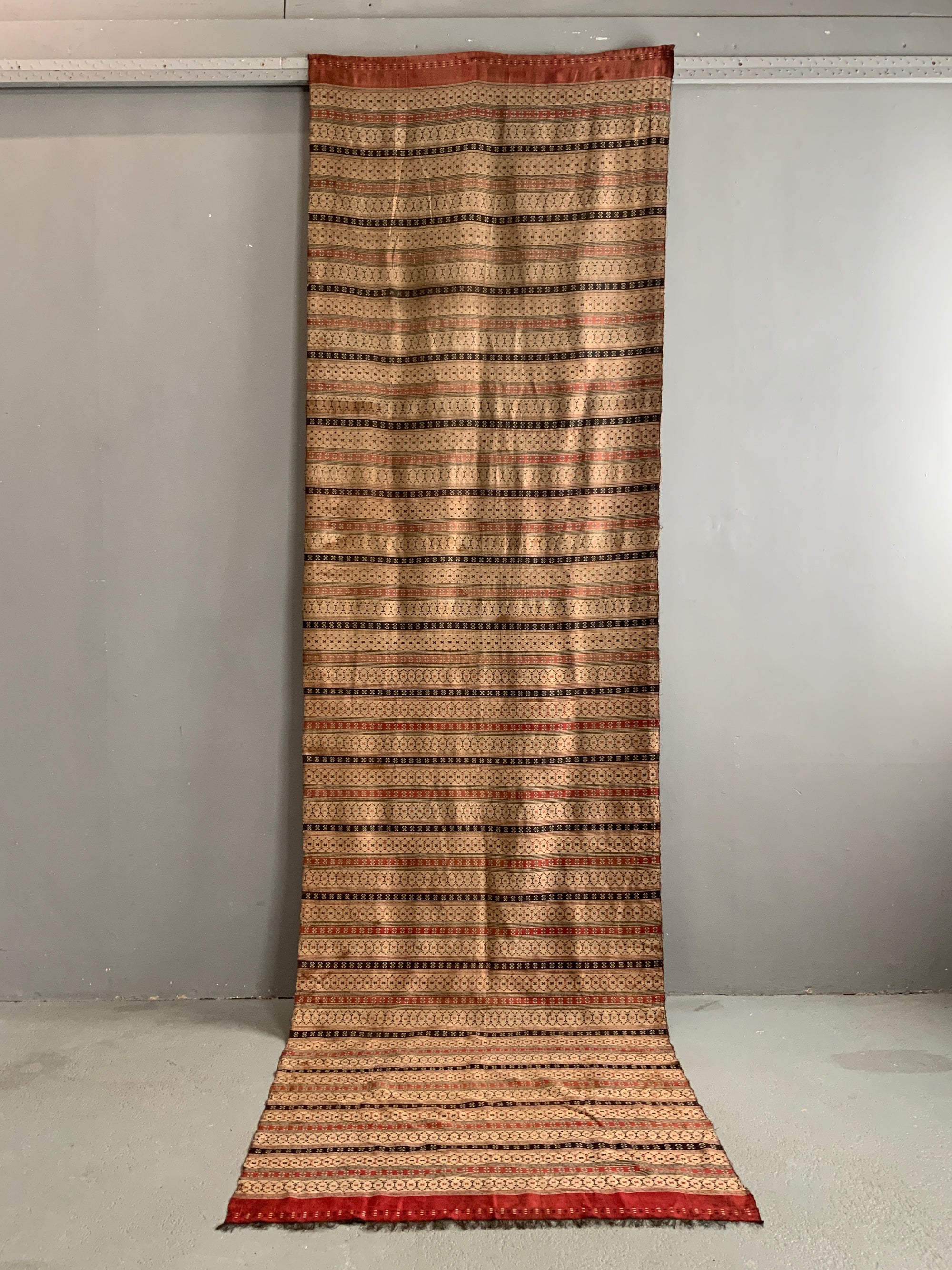 Syrian (?) 'silk-type' striped length of cloth (310 x 90cm)