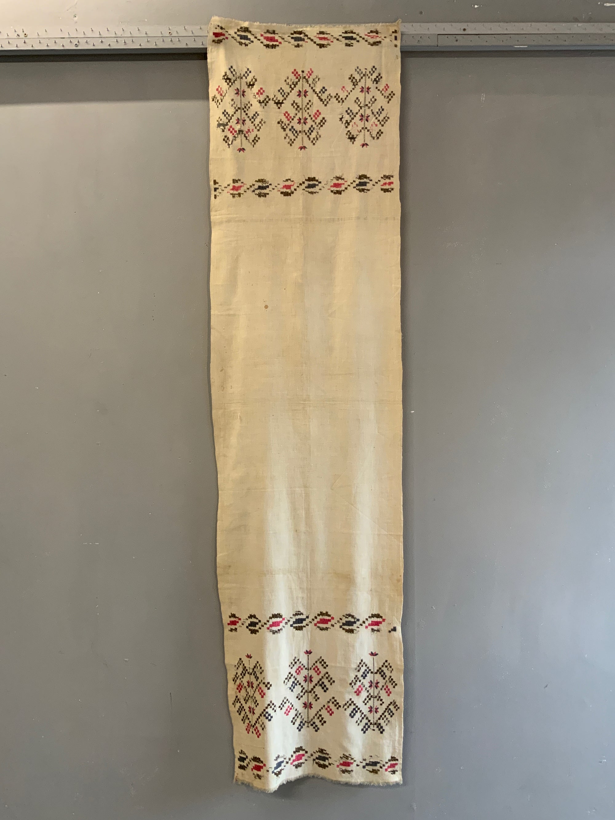 Turkish Ottoman provinces embroidered towel (184 x 45cm)