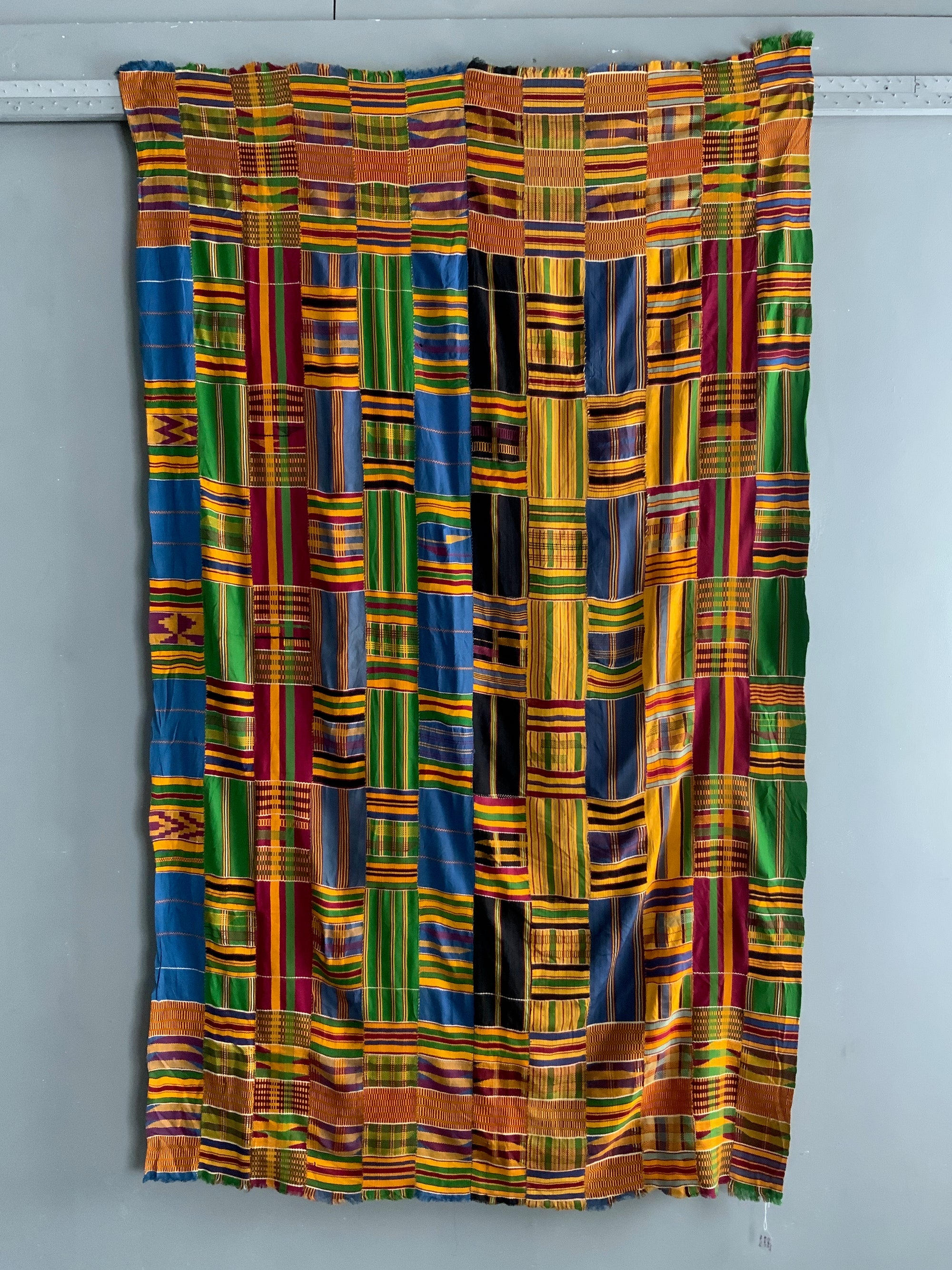 West African Ashanti or Ewe kente mantle (185 x 112cm)