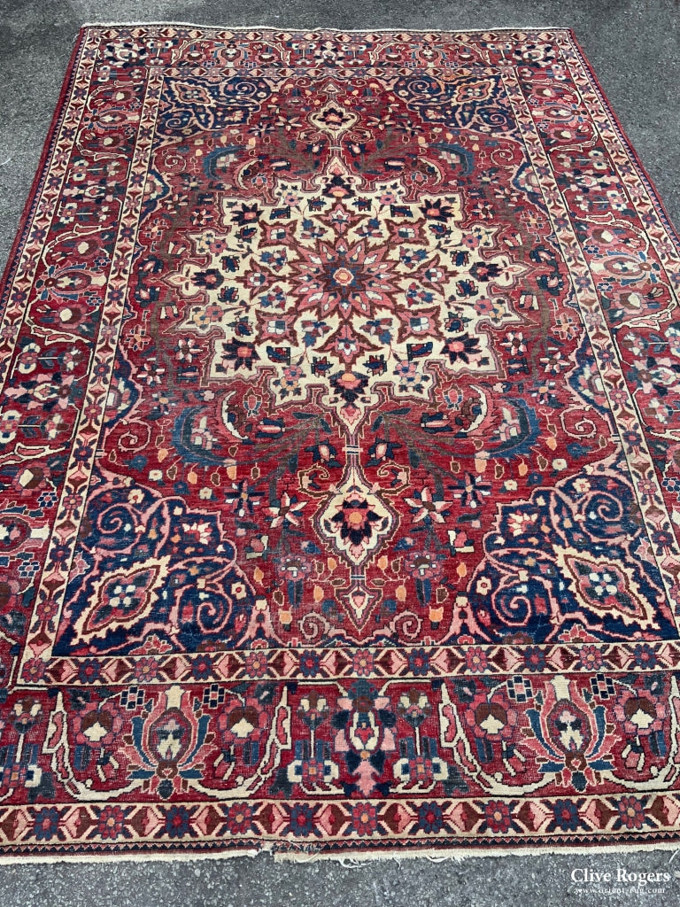 Bactiar Carpet With Medalion Design (315 X 215Cm) Carpet