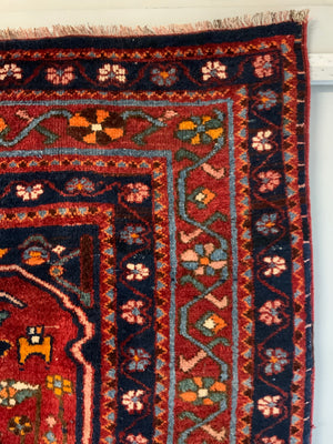 Louri medallion small carpet (235 x 167cm)