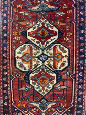 Louri medallion small carpet (235 x 167cm)