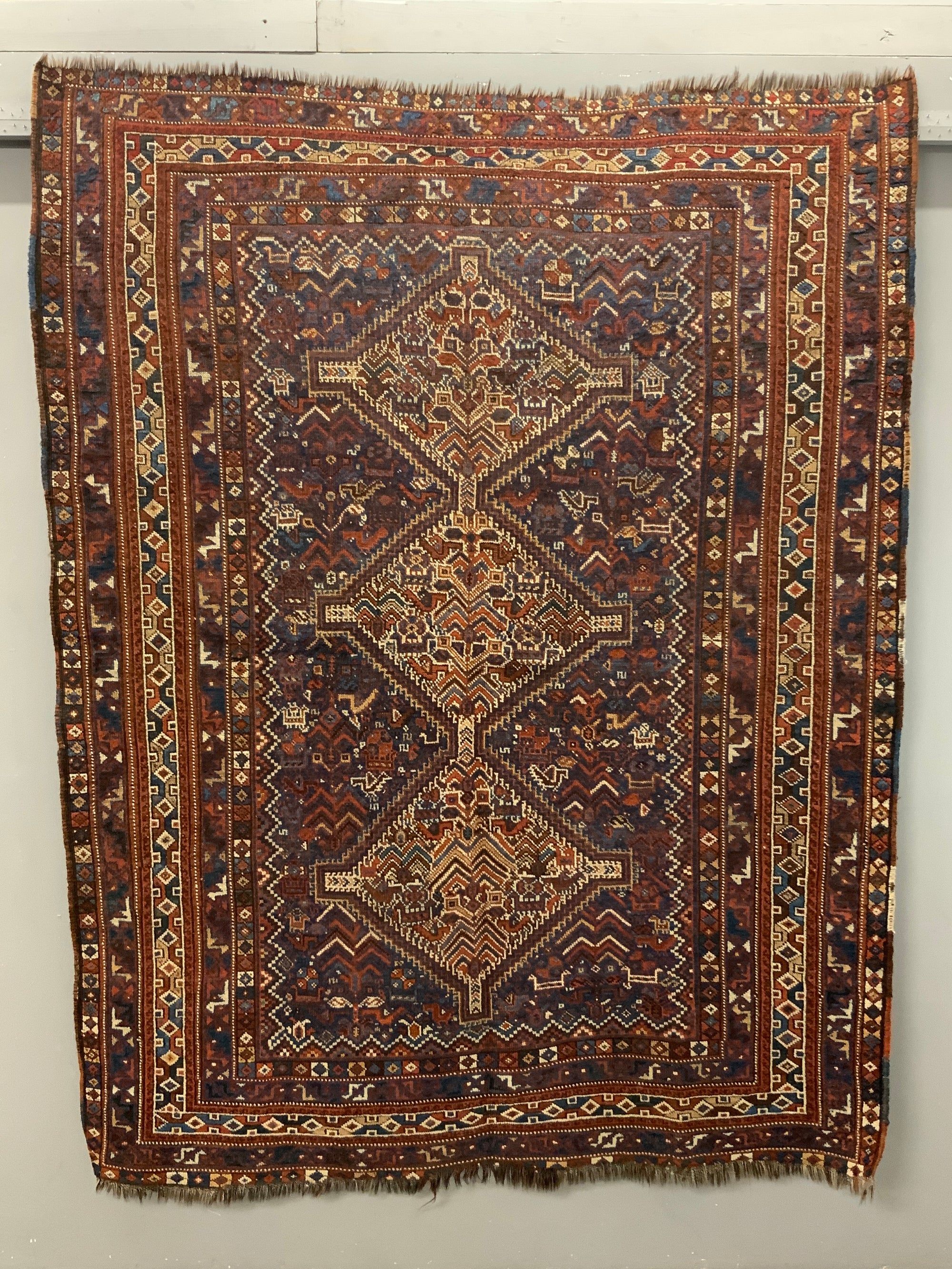 Khamseh 'morghi' rug (217 x 168cm)