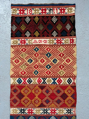 Swedish vintage wool drättaduk bench cover / runner / hanging (183 x 48cm)