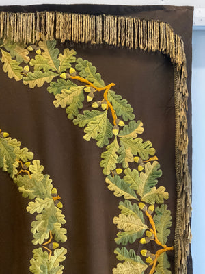 Edwardian wool tablecloth with oakleaves (135 x 135cm)