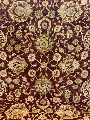 Indian 'Ziegler' type carpet (306 x 250cm)