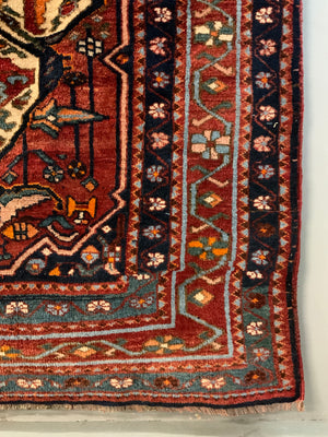 Louri medallion small carpet (235 x 167cm)