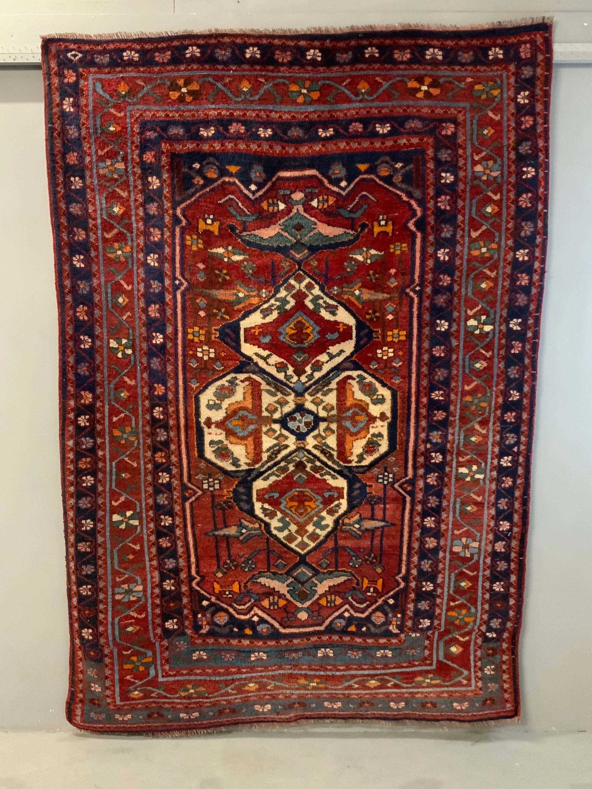 Louri medallion small carpet (235 x 167cm)