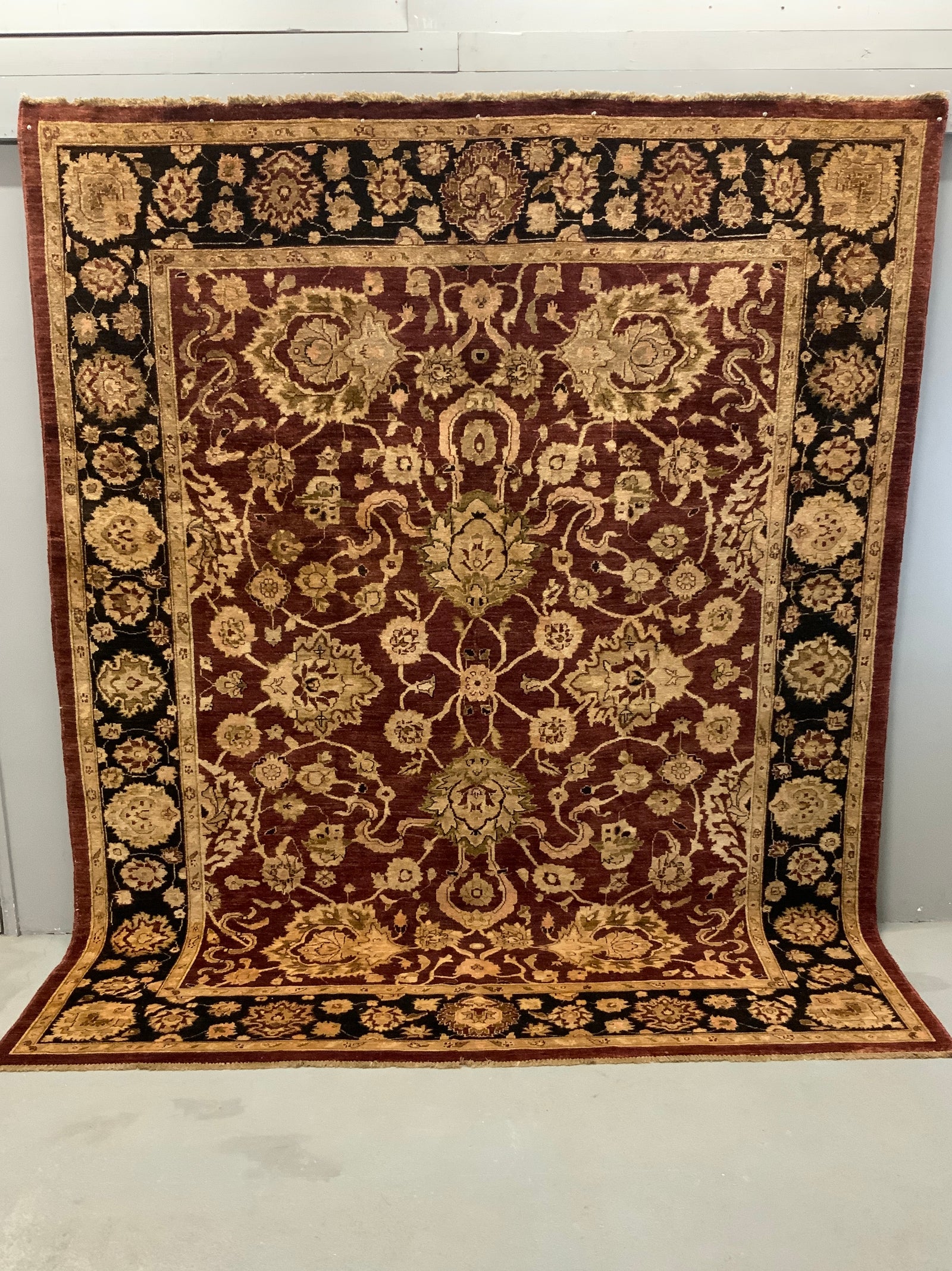 Indian 'Ziegler' type carpet (306 x 250cm)