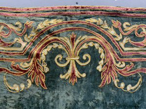 Italian applique on silk velvet (142 x 138cm)