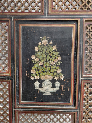 Indian vintage painted and fretwork screen (117 x 204cm)