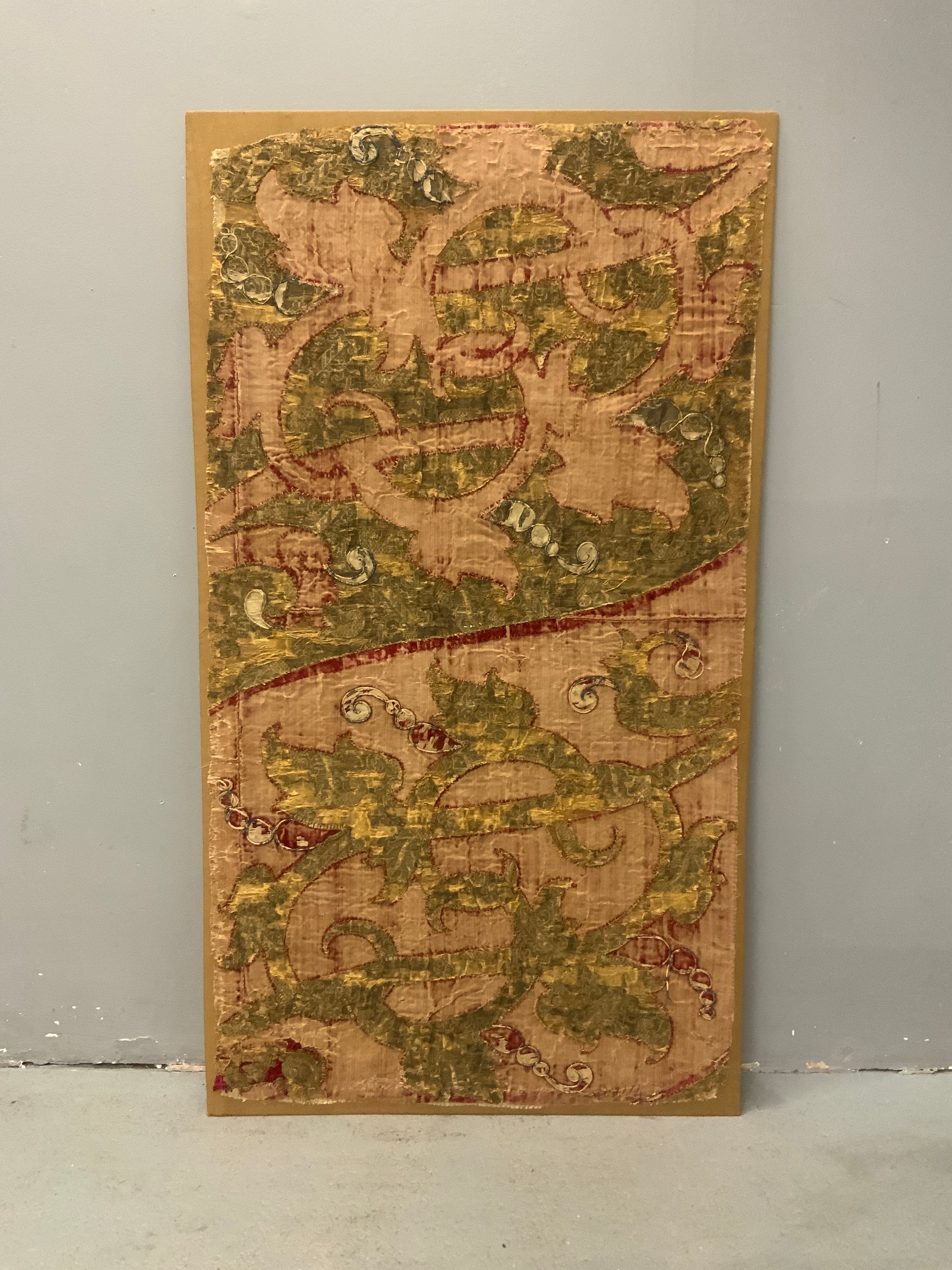 Italian antique 'Cloth of Gold' fragment (94 x 52.5cm)