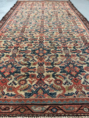 Small Hamadan antique rug (168 x 97cm)