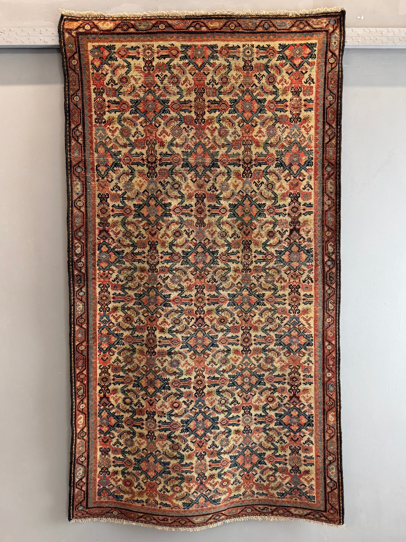 Small Hamadan antique rug (168 x 97cm)