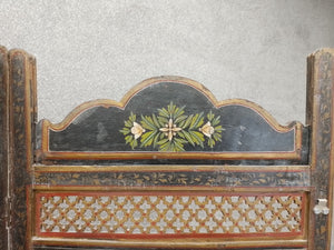 Indian vintage painted and fretwork screen (117 x 204cm)