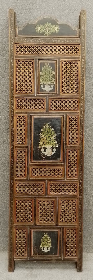 Indian vintage painted and fretwork screen (117 x 204cm)