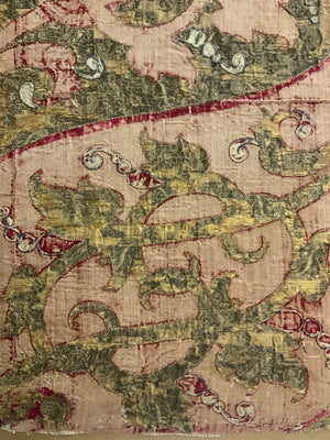 Italian antique 'Cloth of Gold' fragment (94 x 52.5cm)