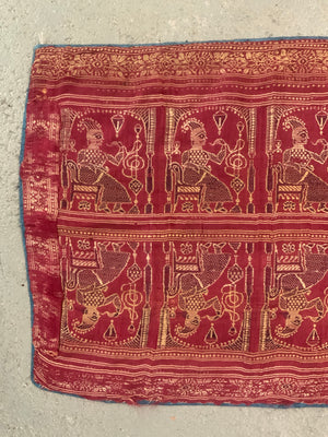 Murshidabad antique Bengal silk brocade fragment (60 x 32cm)