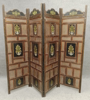 Indian vintage painted and fretwork screen (117 x 204cm)