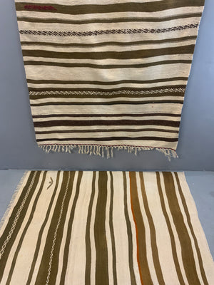 Pair of Turkish heavy wool plainweave kilims (190 x 150cm) [2]