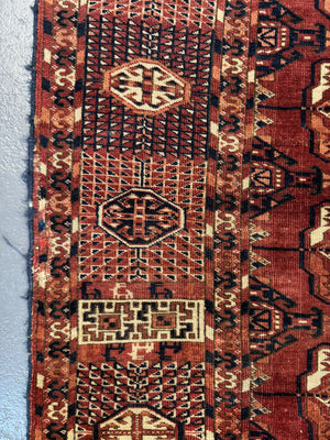 Antique Turkmen Tekke small carpet (276 x 206cm)