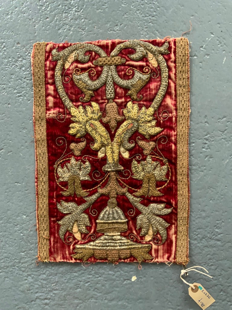 Italian late renaissance embroidery on velvet (33 x 22cm)