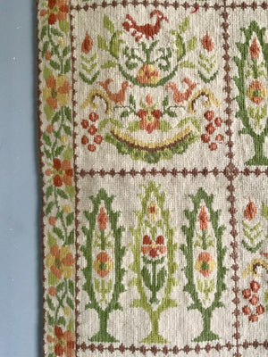 European needlework rug (170 x 111cm)