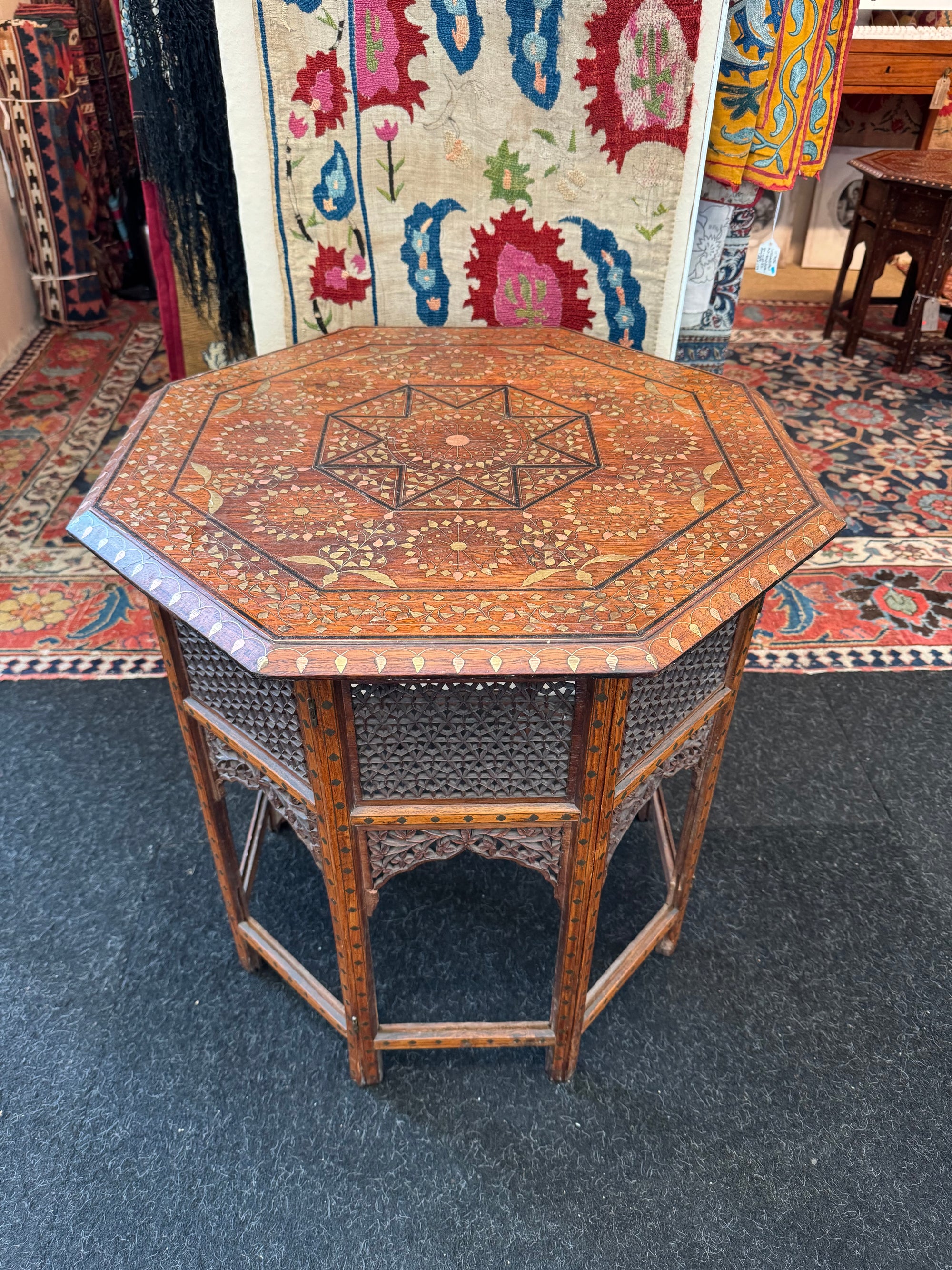 Anglo-Indian antique Punjab Hoshiapur brass / copper inlay octagonal table (61 x 61 x 61cm)