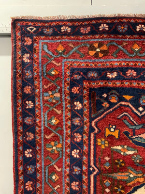 Louri medallion small carpet (235 x 167cm)