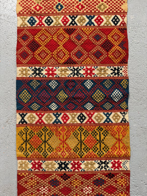 Swedish vintage wool drättaduk bench cover / runner / hanging (183 x 48cm)