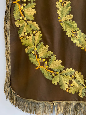 Edwardian wool tablecloth with oakleaves (135 x 135cm)