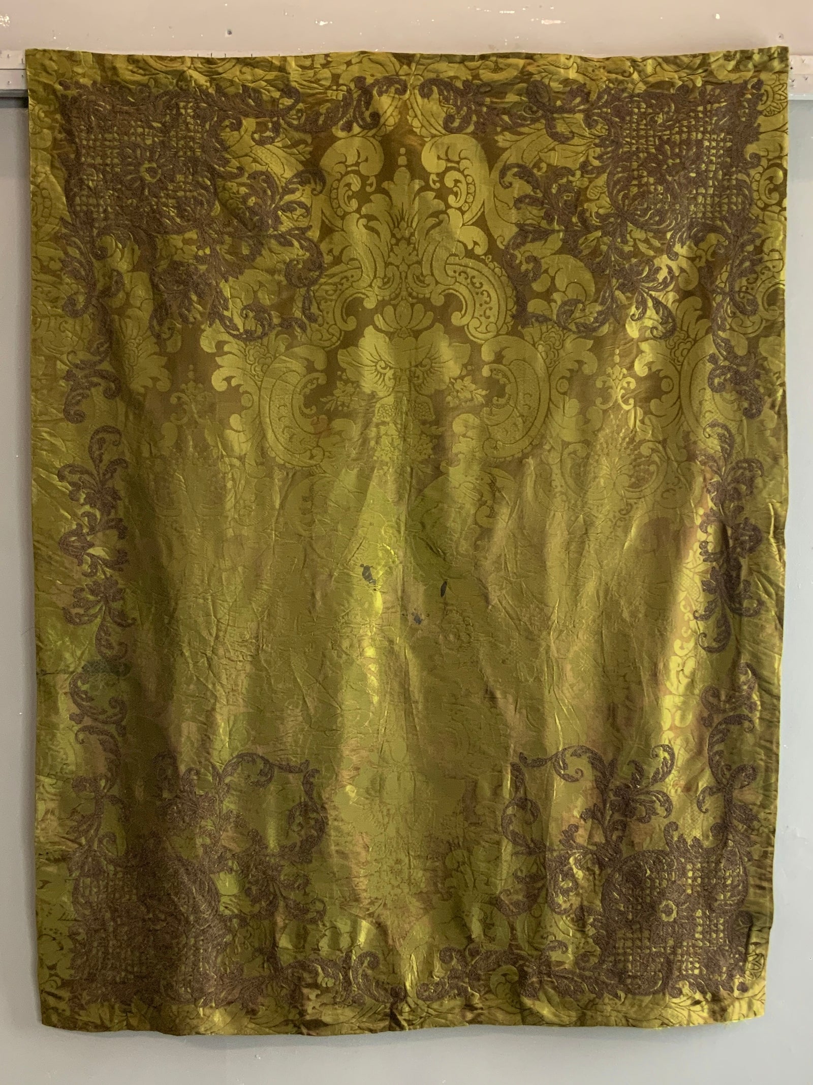 Florentine green antique silk damask cover (134 x 105)