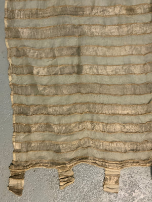 Silk and lamé (202 x 104cm)