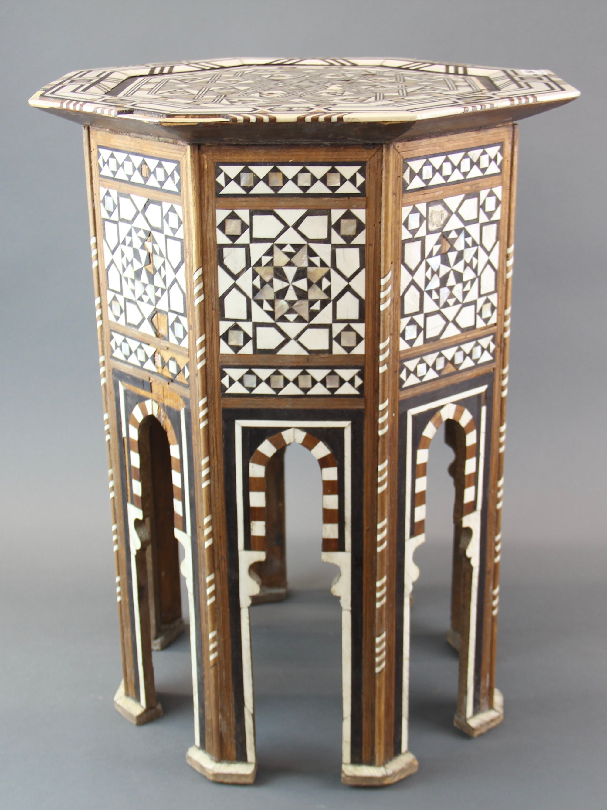 Cairo vintage octagonal table in MOP (58 x 44cm)