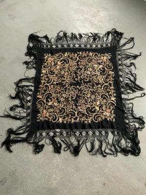 Chinese vintage small silk shawl *af (118 x 102cm)