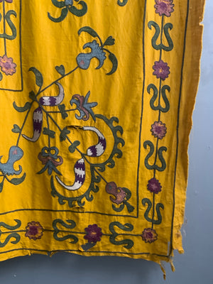 Tashkent suzani embroidery (210 x 240cm)