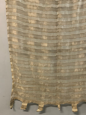 Silk and lamé (202 x 104cm)