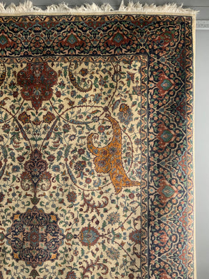 Indian carpet of Tabriz design ivory field (308 x 220cm)