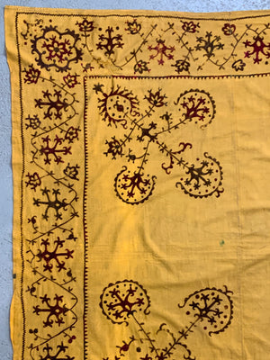 Uzbekistan / Tajikistan vintage suzani embroidery (137 x 130)