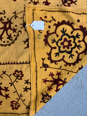 Uzbekistan / Tajikistan vintage suzani embroidery (137 x 130)