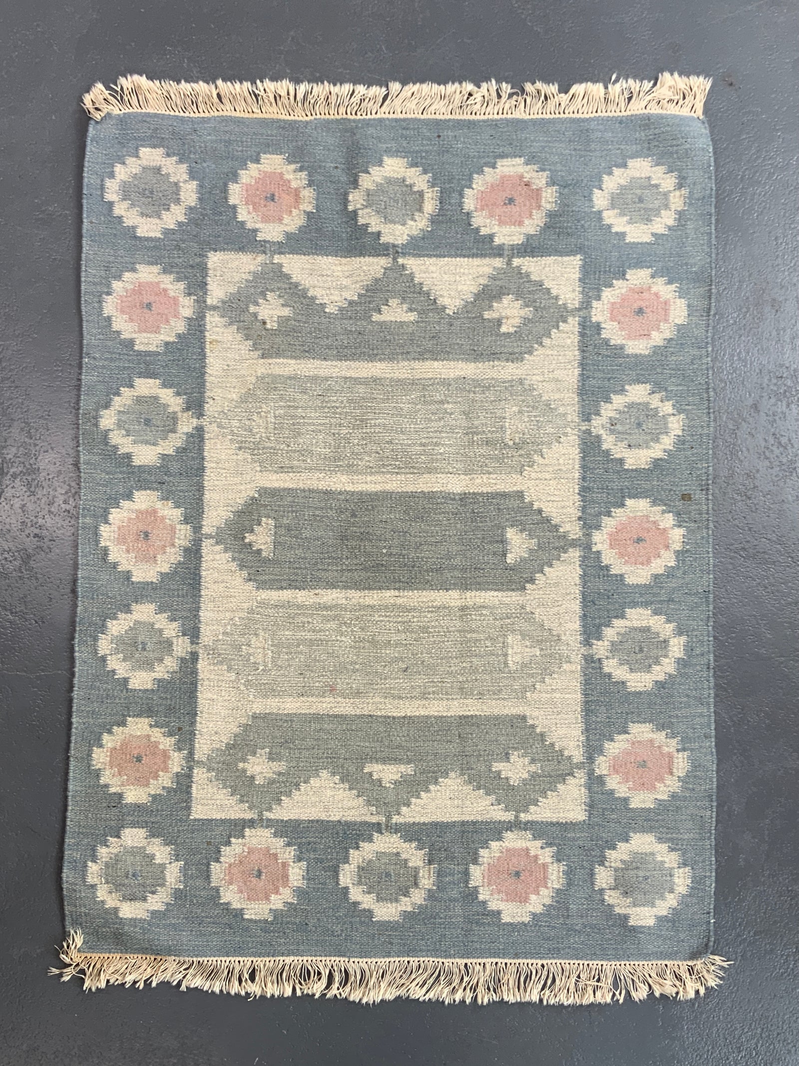 Swedish Rölakand flatweave rug (191 x 141cm)
