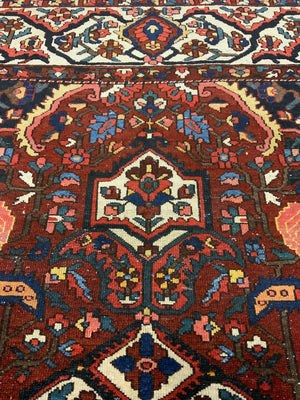 Bactiari medallion carpet (399 x 319cm)