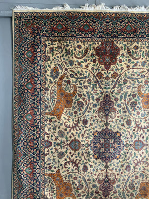 Indian carpet of Tabriz design ivory field (308 x 220cm)