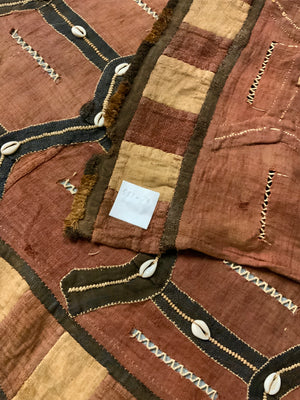 Congo Showa long rafia panel with cowries (587 x 78cm)