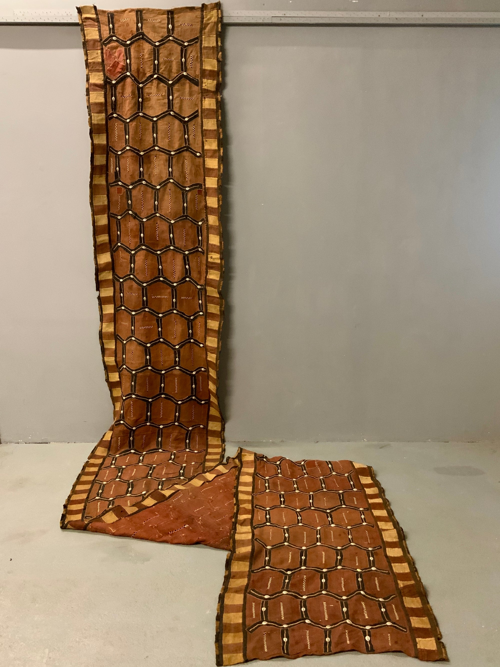 Congo Showa long rafia panel with cowries (587 x 78cm)