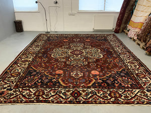 Bactiari medallion carpet (399 x 319cm)