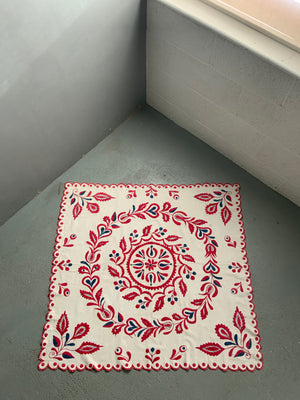 Hungarian antique embroidery (114 x 107)