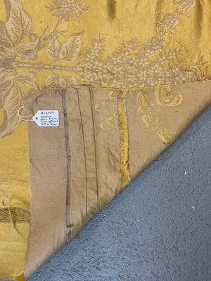 Yellow satin silk with arrows (155 x 70cm)